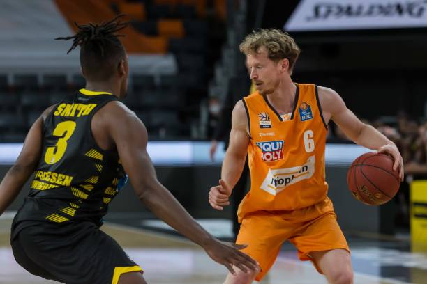 英超首轮对抗成功榜：范戴克居首，加克波第二，冈萨雷斯第三