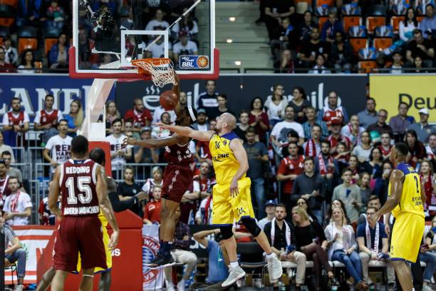 官方：27岁归化国脚侯永永加盟云南玉昆.