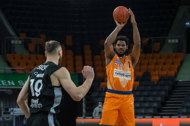 塔帅：制定战术是为了赢而非挫败对手，不可能90分钟一直占据优势